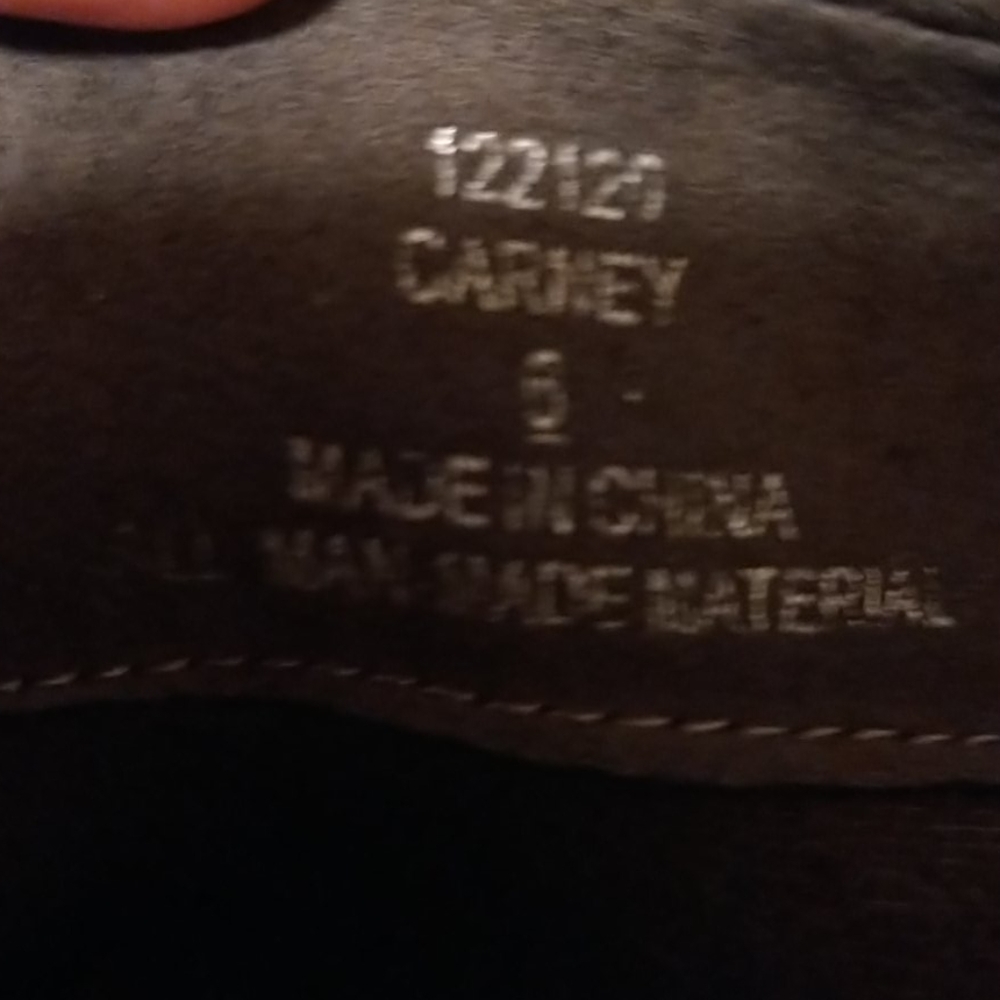 Shoes - Picture 4 of 4